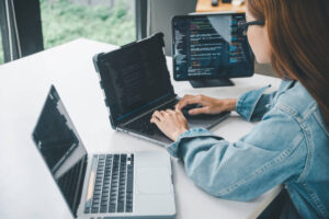 IMG 6743 300x200 - Как найти работу в IT программисту без опыта: пошаговый план для новичков