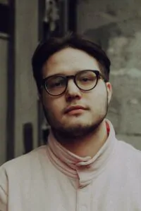 преподователь курсов кадрі делового мира